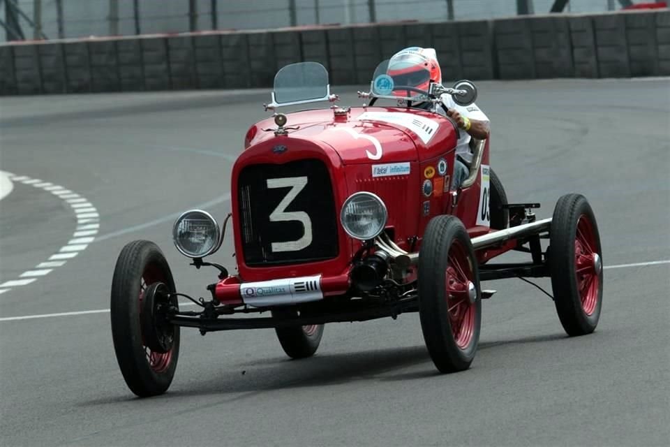 Se tendrá un homenaje póstumo a don José Abed, impulsor del automovilismo en México.