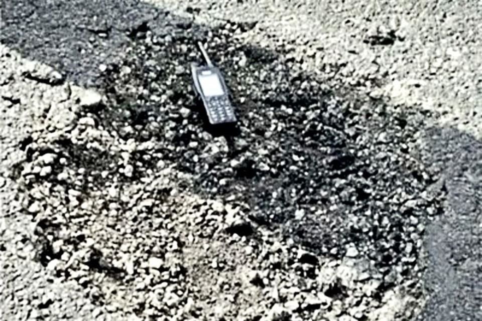 El domingo apareció un bache en una pista, el cual provocó retrasos de varios vuelos.