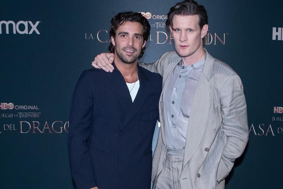 Matt Smith y Fabien Frankel, de 'La Casa del Dragón', emocionaron a sus fans mexicanos en la premier de la serie de HBO.