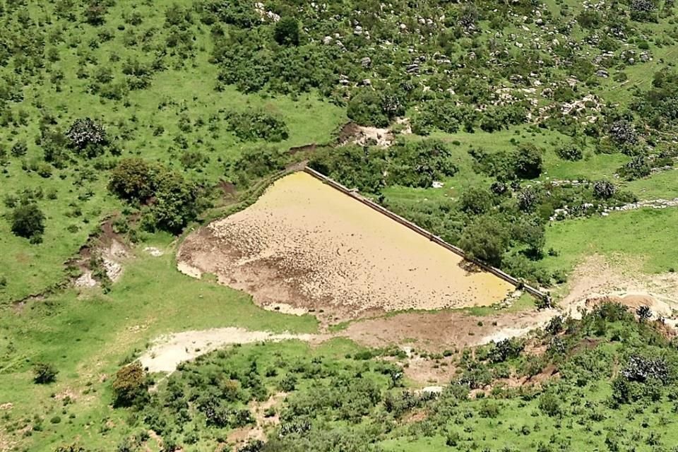 La mayoría de las presas en Ecatepec, que contienen los torrentes que bajan de la Sierra están en malas condiciones.