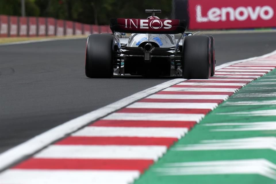 Russell hizo una gran vuelta en los últimos minutos de la Q3.