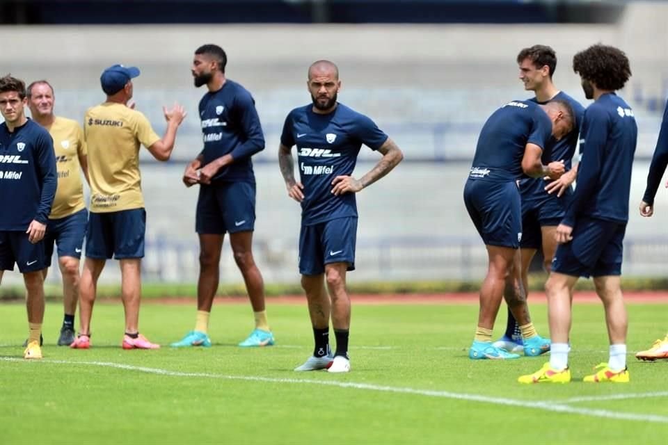 Dani Alves jugará su segundo partido con los Pumas.