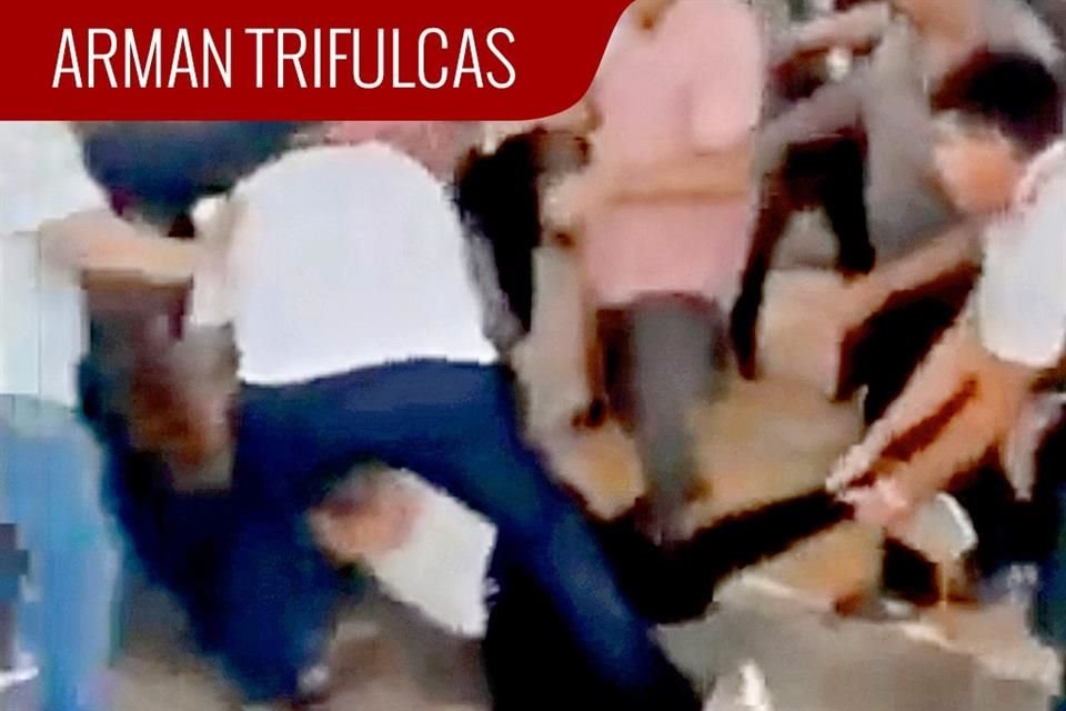 En varias casillas los propios morenistas se enfrentaron a golpes.