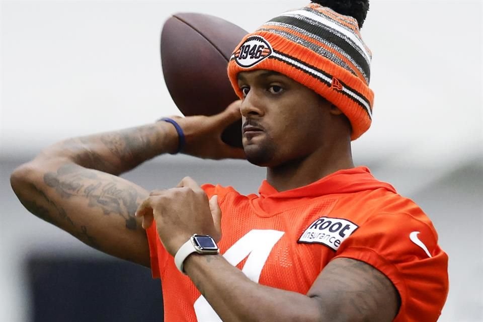 Deshaun Watson podrá jugar hasta octubre con los Browns.