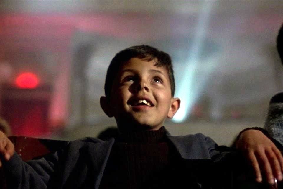 El cineasta Giuseppe Tornatore dirigirá y escribirá una adaptación para TV de su película clásica 'Cinema Paradiso'; tendrá seis episodios.