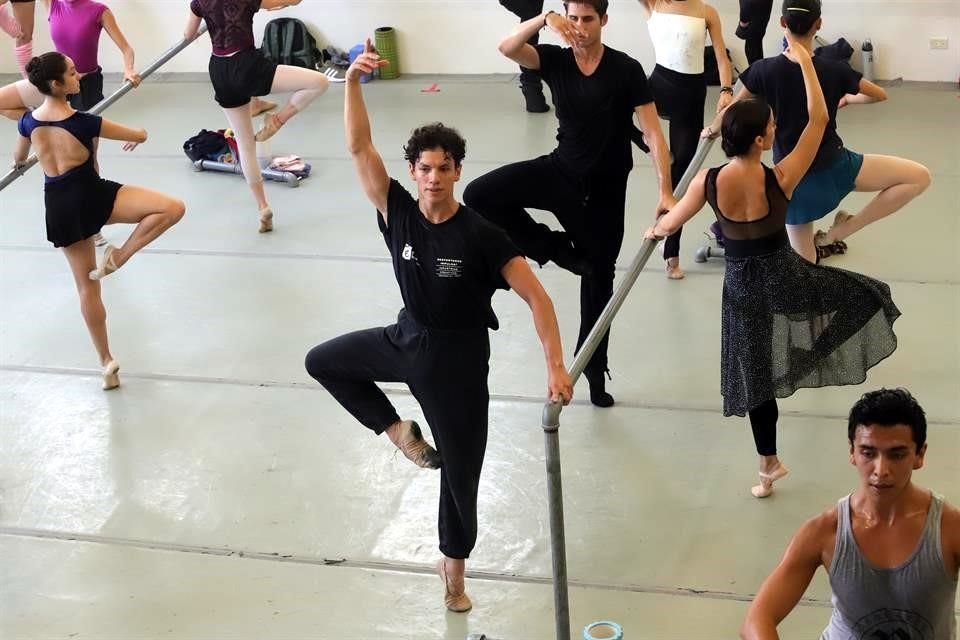 'Los jóvenes necesitan tener aspiraciones al futuro, que puedan volver a soñar', ha dicho Isaac Hernández sobre su interés de contagiar vocaciones.