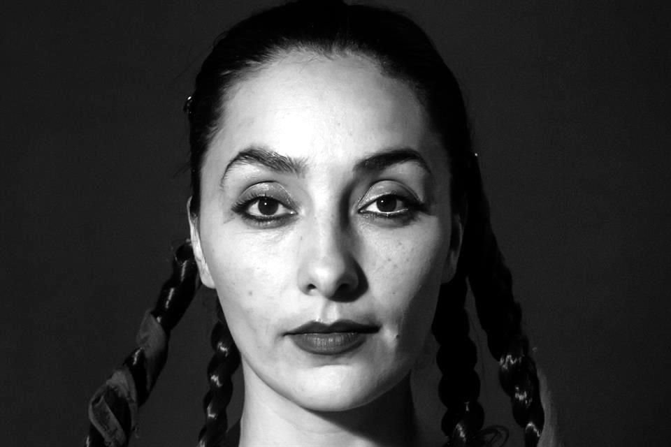 La artista plástica Ana Gabiño estuvo a cargo del video oficial de la canción 'Aguardiente' de Elo Vit, en el que logró plasmar 'el misticismo de las fiestas huastecas'.