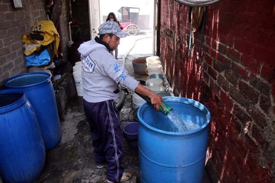 Sacmex anunció que a partir de hoy habrá una reducción del 15 por ciento en el suministro de agua, por una falla en la planta de bombeo.