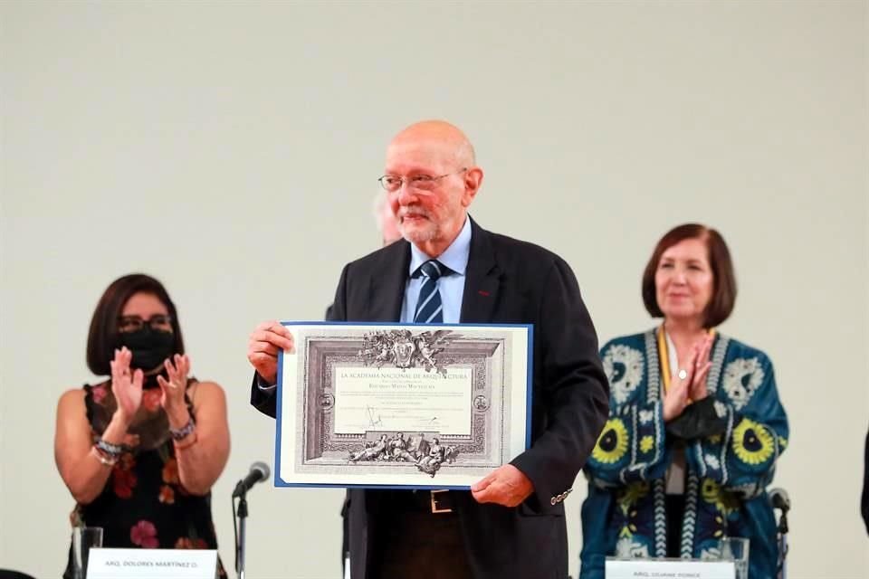 El arqueólogo Eduardo Matos refirió durante su discurso de ingreso la colaboración con el arquitecto Pedro Ramírez Vázquez cuando se concibió el proyecto de construcción del Museo del Templo Mayor.