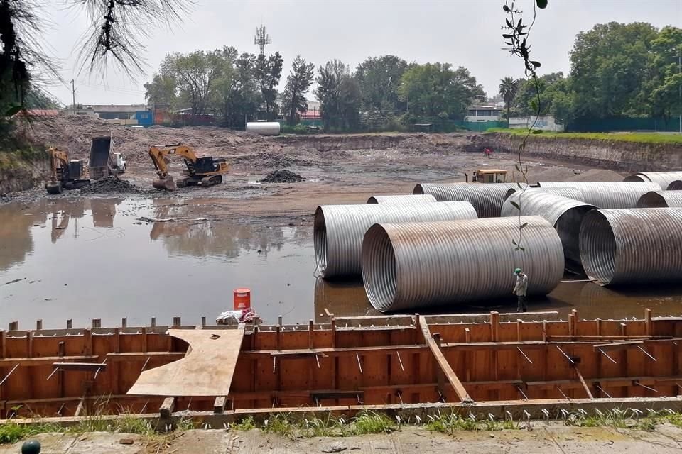 Construcción de colector pluvial en el Parque San Rafael.