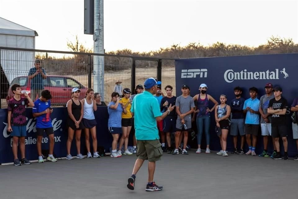 Más de 100 personas trabajan en el Abierto de Los Cabos.