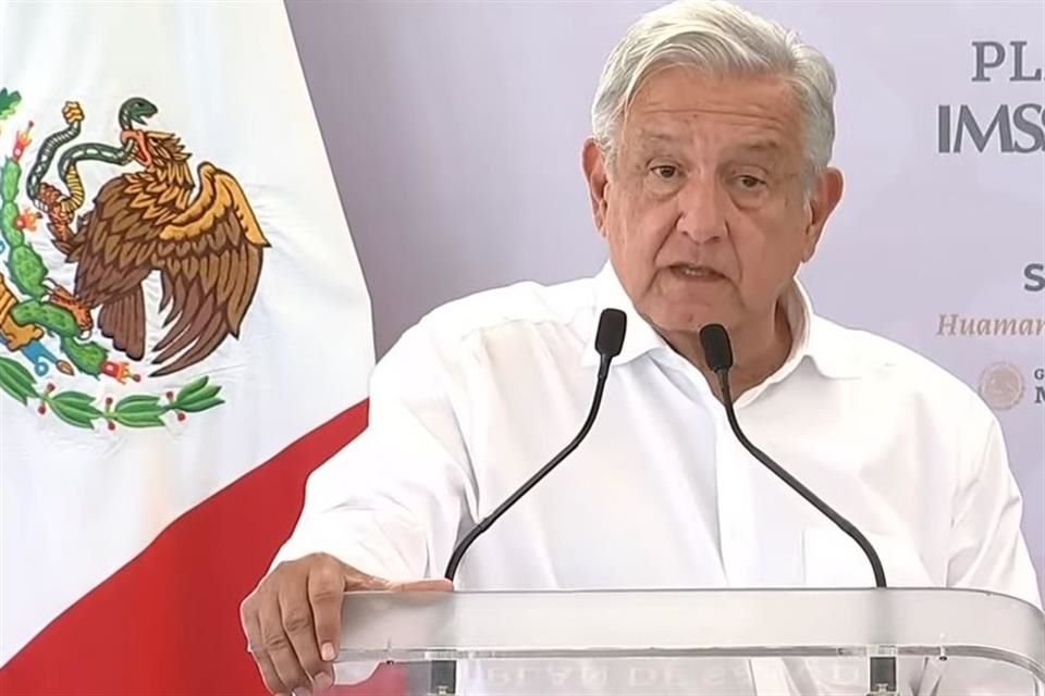 AMLO encabezó un evento en el Hospital Regional de Huamantla.