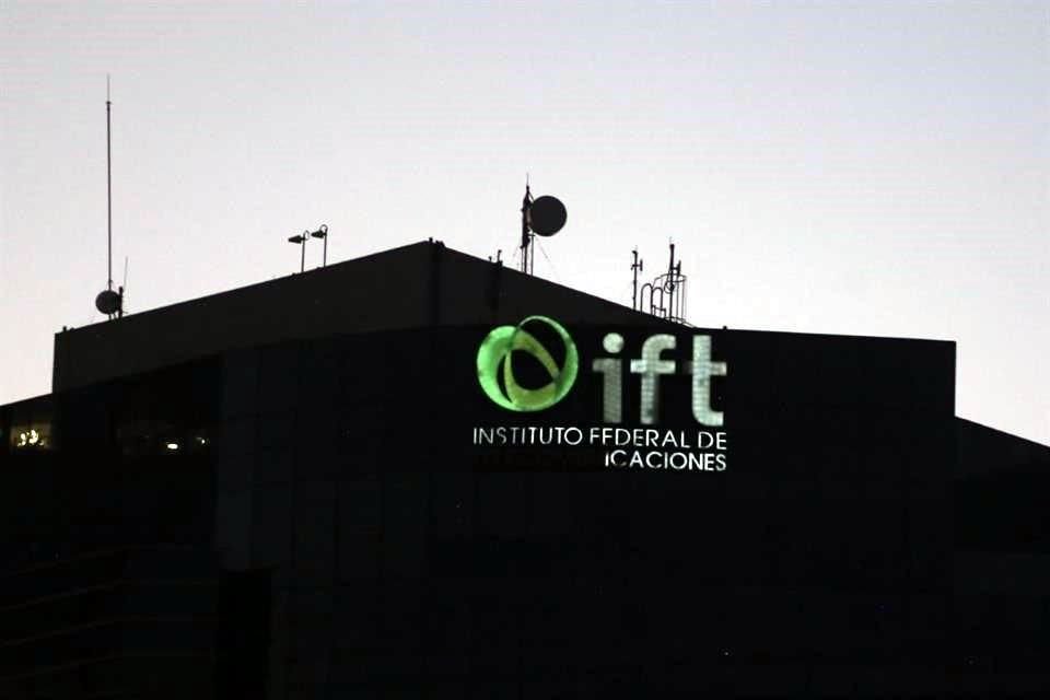 La industria de radio y televisión promovió amparos para impugnar la incorporación al Registro Público de Concesiones del IFT.
