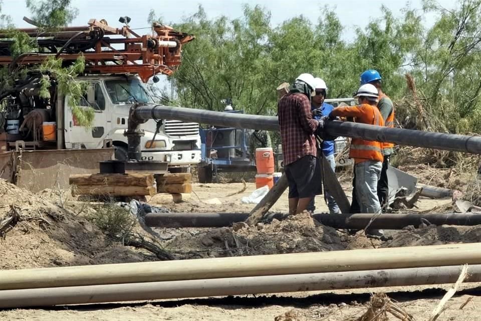 El Gobierno informó que durante la noche se instaló una bomba desde uno de los barrenos hacia un túnel de la mina.