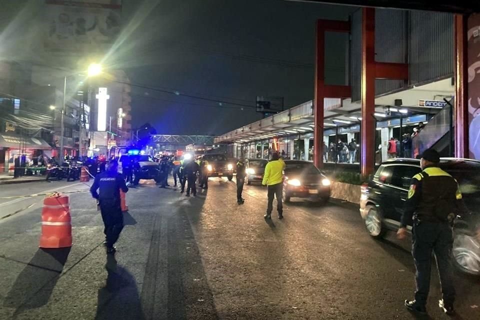 El accidente ocurrió a la altura de la estación General Anaya de la Línea 2 del Metro, en la Colonia San Diego Churubusco.