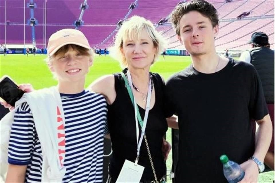 Homer Loffon, hijo de Anne Heche dijo que pasa por una tristeza profunda, pero espera que su madre ya esté libre de dolor, tras su muerte.