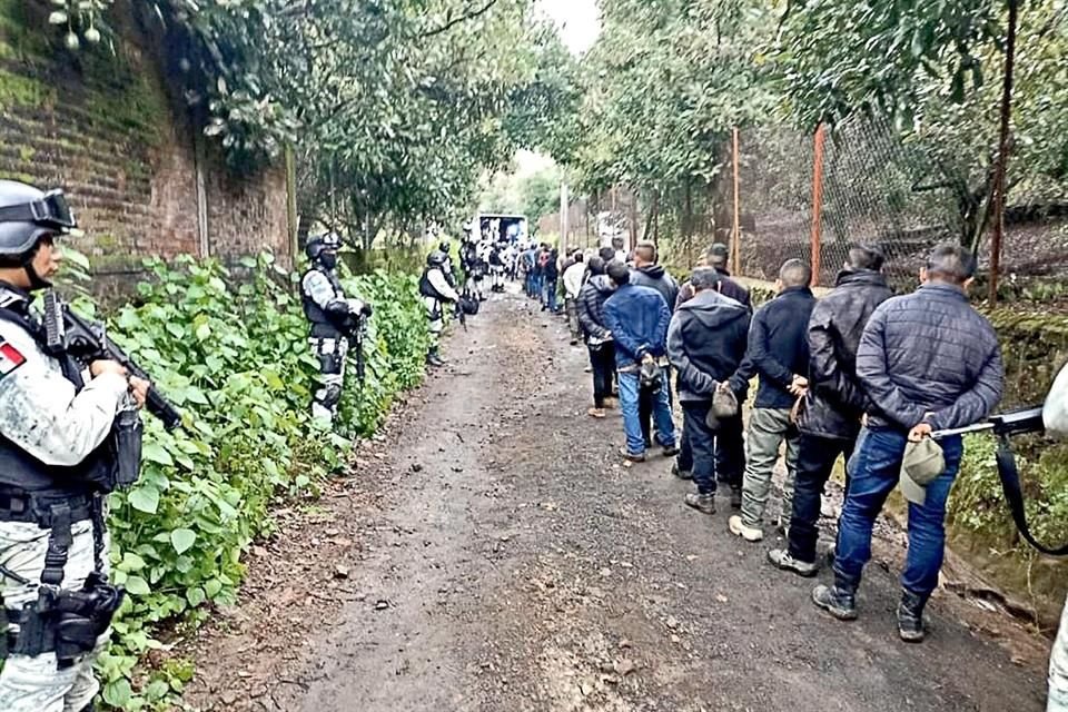 Autoridades detuvieron a 167 integrantes de las autodefensas 'Pueblos Unidos'.