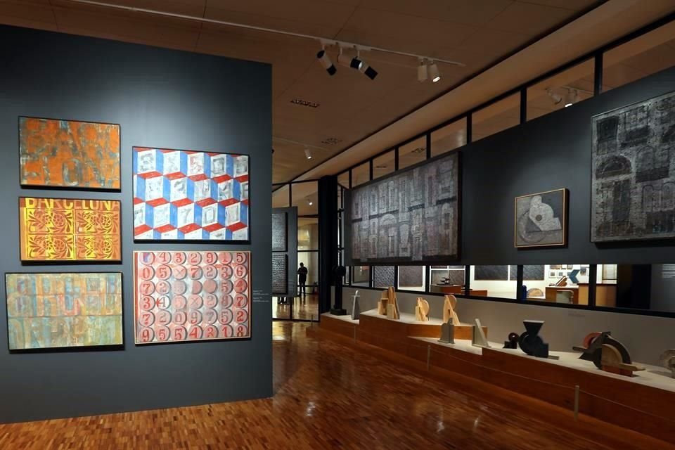 Esta mirada a la obra de Rojo comenzó a ser fraguada en colaboración con el propio artista, quien eligió al Museo de Arte Moderno para recibir un homenaje por sus 90 años, pero ya no la recorrería.