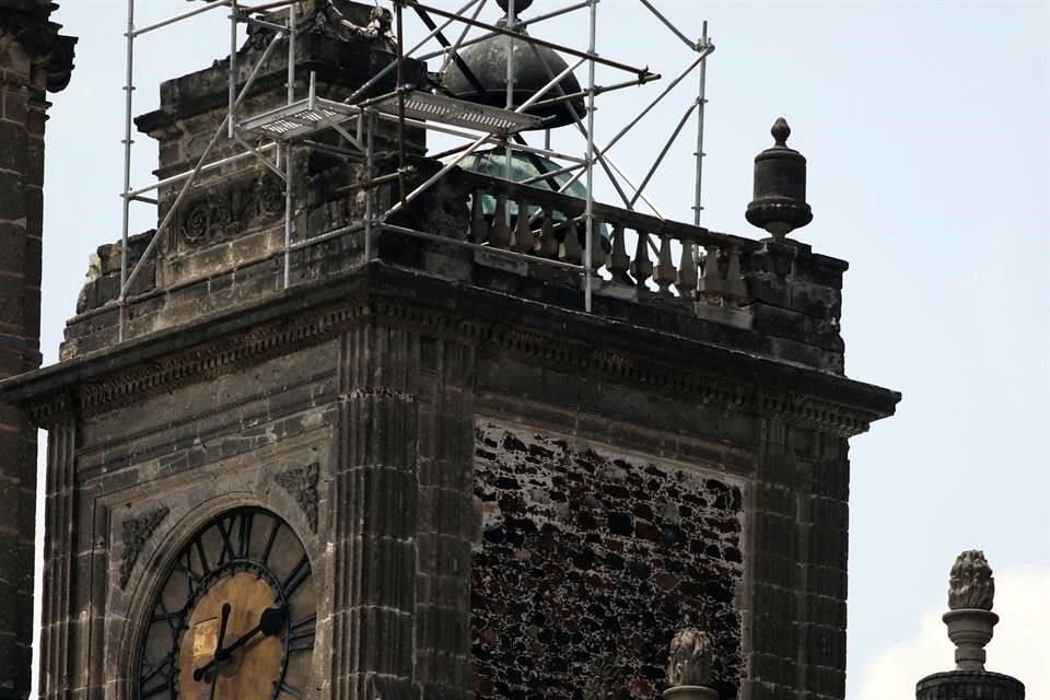 El retraso en la liberación de recursos ha contribuido al agravamiento de los daños que generó el sismo en las torres-campanario y cúpulas de la Catedral, consideró el sacerdote Ricardo Valenzuela.