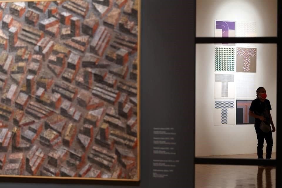 'Es por eso que se llama 'La destrucción del orden', porque me parece que es, a partir de entonces, que Vicente Rojo logra ser quien es', agrega Pilar García.