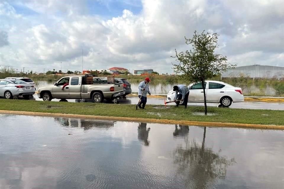 Se pidió a la población quedarse en casa para no exponerse ante las intensas lluvias, tras la alerta meteorológica.