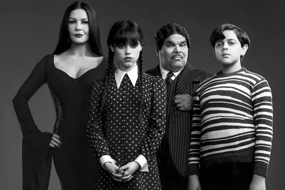 Netflix lanzó el primer vistazo de la Familia Addams que veremos en 'Wednesday', la nueva serie de horror y comedia de Tim Burton.