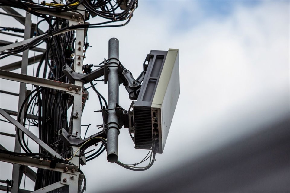 Para lograr conectar a los mexicanos que no tienen acceso a servicio de telecomunicaciones se requiere más que modificaciones a la Ley de Telecom, según expertos.