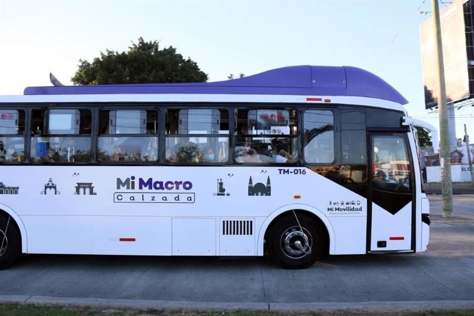 Mientras los usuarios del Macrobús bajaron drásticamente desde la pandemia, el Tren Ligero es el único sistema de transporte que mejoró.