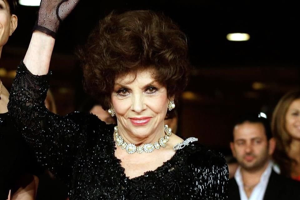 La actriz Gina Lollobrigida, próxima a cumplir 95 años, aspira a ser senadora en Italia como candidata de un partido antisistema.