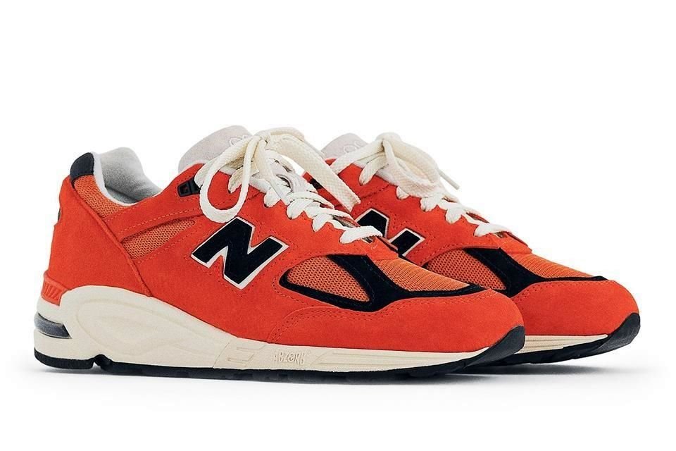 Teddy Santis deja atrás la discreción de sus colores neutros para presentarnos un nuevo calzado del modelo Made in USA 990AI2 Marigold, de New Balance, en un arriesgado color vibrante.