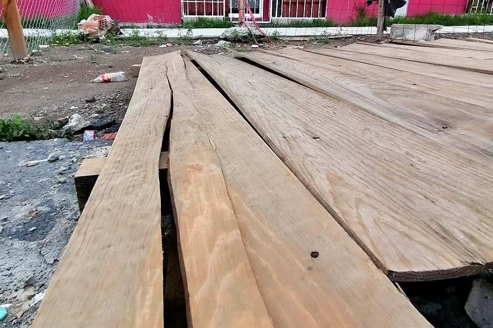 Invi aseguró que antes de llevar a cabo los edificios de la Ciudad del Bienestar, se colocaron pilotes en las cavernas ubicadas en la zona.