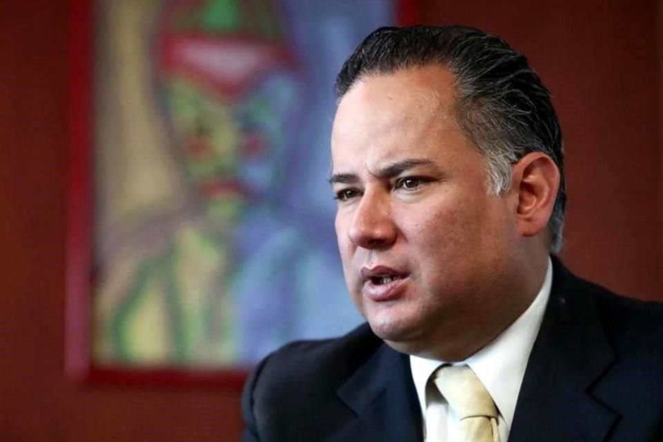 Santiago Nieto fue acusado por lavado de dinero en supuesta asociación con su cuñado.