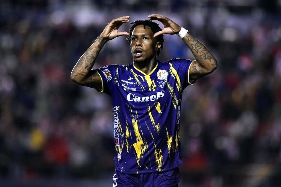 Abel Hernández hizo un triplete para los potosinos.