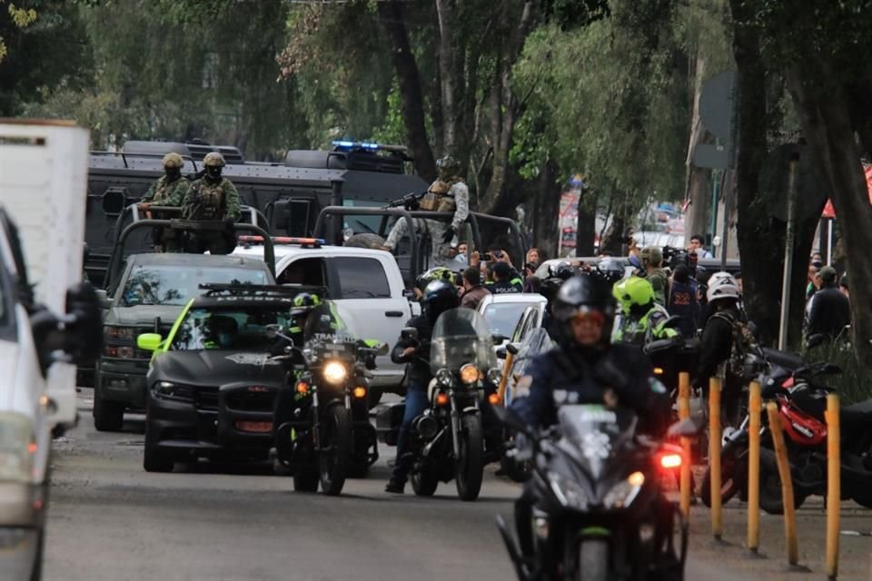 José Bernabé Brizuela, alias 'La Vaca', líder criminal en Colima que fue detenido ayer, es trasladado al penal del Altiplano, en Edomex.