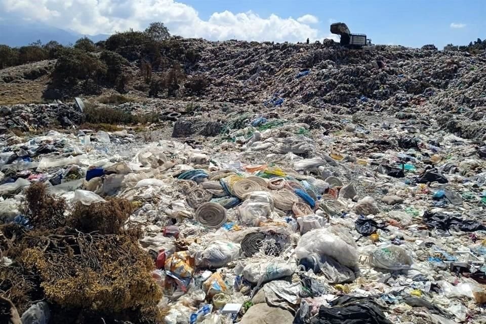 El Programa Basura Cero busca reducir la cantidad de basura a 2 mil toneladas diarias, pero las cifras siguen rondando las 7 mil toneladas.