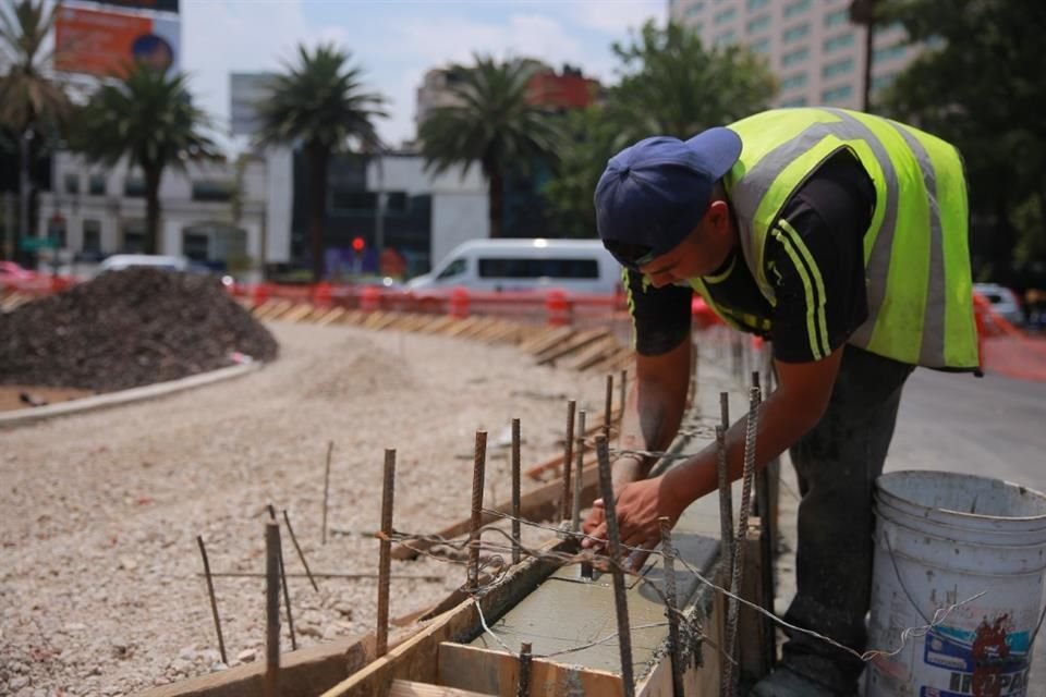 Sólo 1.8 millones de los trabajadores del sector construcción están registrados ante el IMSS.