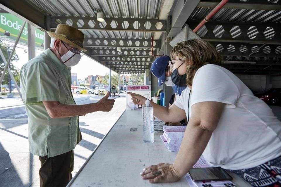 El Gobierno de la Ciudad de México convocó a vecinos de las 16 alcaldías a una consulta simultánea tanto del Plan General de Desarrollo.