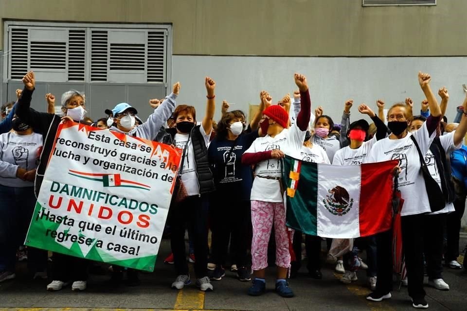 El inicio de la reunión se vio un poco entorpecida por la presencia de lluvia, que hasta el momento, persiste en la zona.