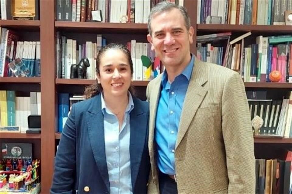 Lorenzo Córdova se reunió  con la presidenta del Instituto Electoral del Edomex (IEEM), Amalia Pulido, y conversó sobre la elección del 2023 en esa entidad, donde se renovará la gubernatura.