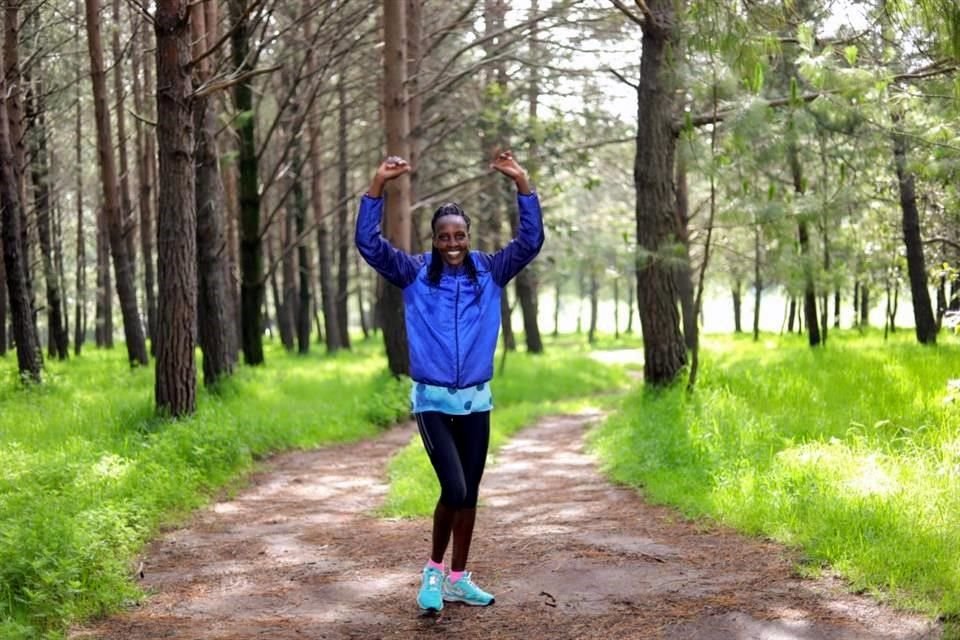 Leah Kigen entrena con gran ánimo.