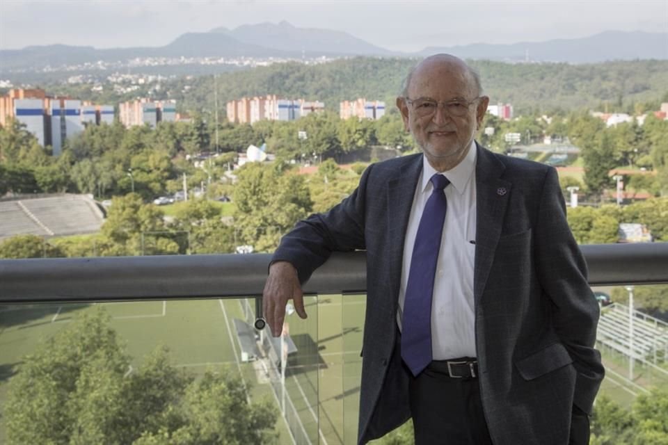 El biólogo y ex rector de la UNAM, José Sarukhán Kermez, renunció como titular de la Conabio.