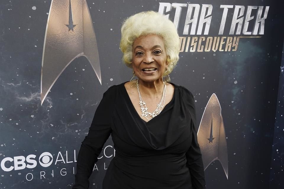 Los restos de Nichelle Nichols, protagonista de 'Star Trek', viajarán por el espacio en expedición de la compañía United Launch Alliance.