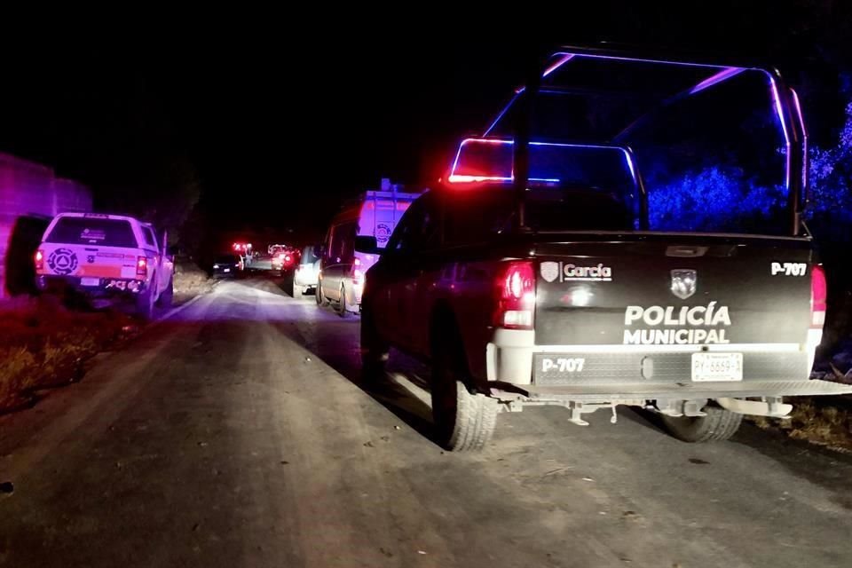 Autoridades implementaron desde anoche un operativo de búsqueda para dar con el conductor que fue arrastrado por la corriente del Río Salinas.