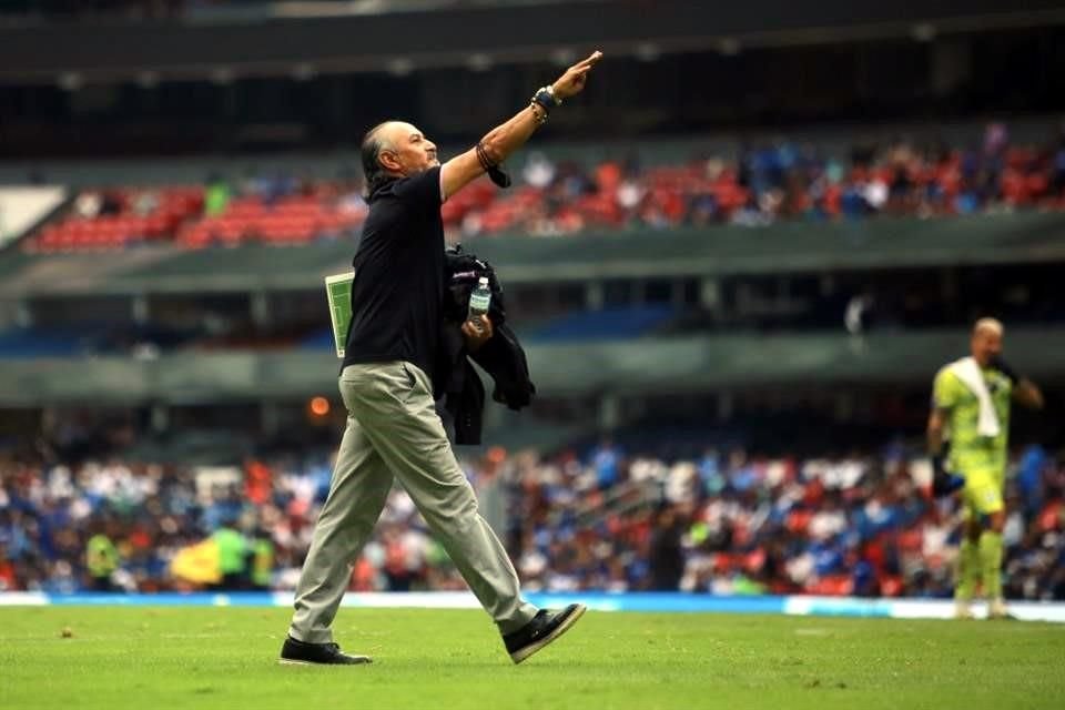 Potro inició con su triunfo su etapa con Cruz Azul.