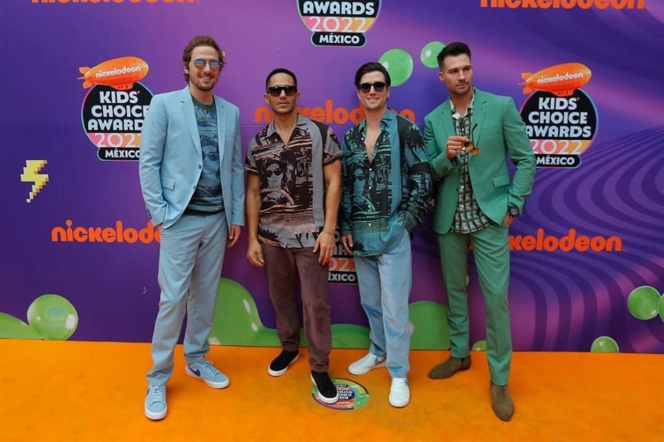 Big Time Rush generó un griterío único entre los fanáticos que asistieron a los Kids Choice Awards.