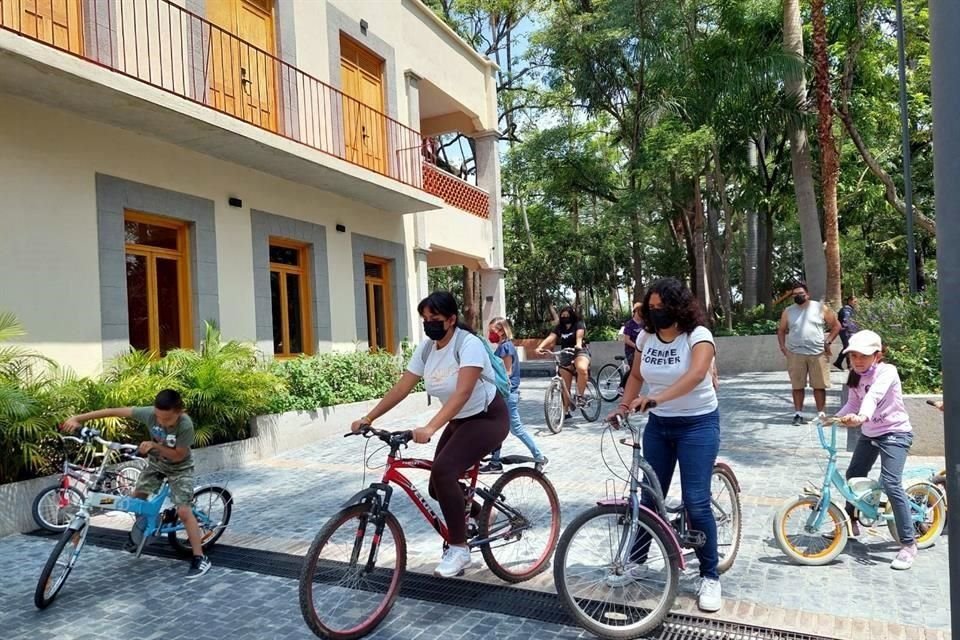 El Centro Cultural Casa Palmira, en Morelos, se ubica en los límites de Cuernavaca, colindante a Jiutepec, Temixco y Lázaro Cárdenas.