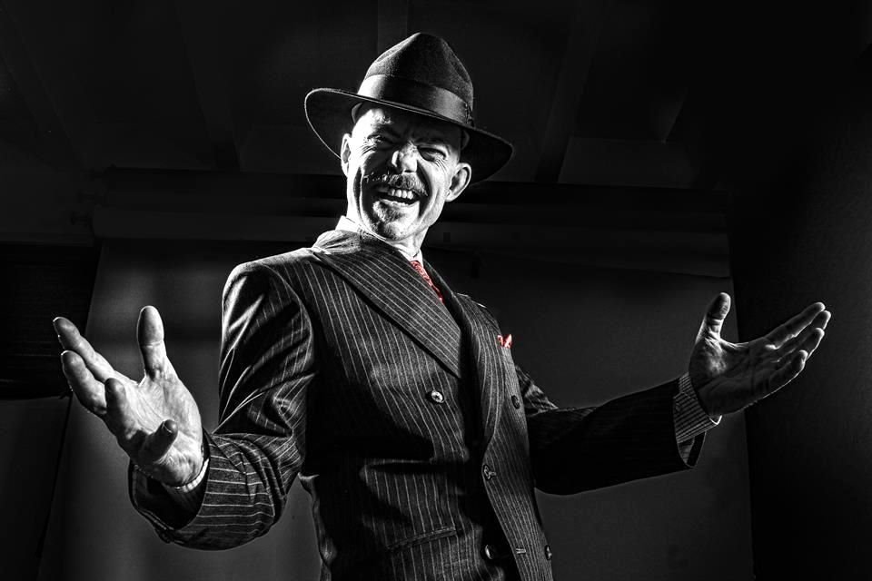 Harrison Fish es un magnate industrial corrupto, violador y asesino. Harras habrá de enjuicia y castigar su perversión.