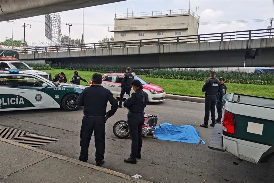 El accidente ocurrió cuando el motociclista circulaba por Eje 8 Sur Ermita Iztapalapa con dirección hacia la Autopista México-Puebla.