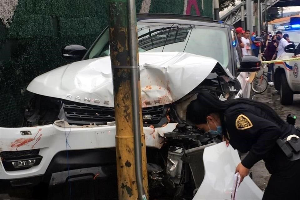 Cuatro personas resultaron lesionadas tras ser arrolladas por una camioneta sobre Circuito Interior, en la Alcaldía Venustiano Carranza.