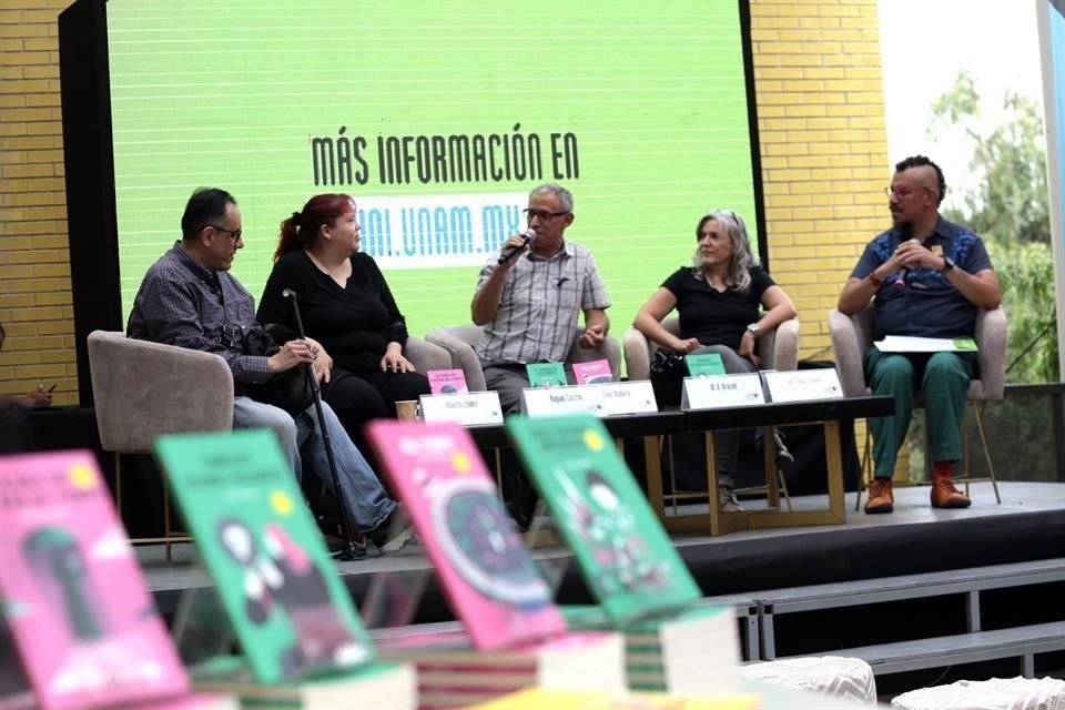 Chimal, Castro, Malpica, Brozon y Téllez Tejeda ayer en la Feria Internacional del Libro de las Universitarias y los Universitarios (Filuni).